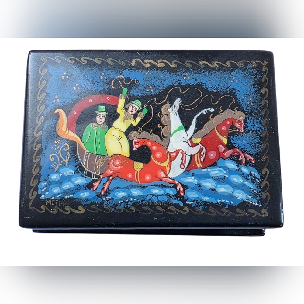 Vintage Painted Laquer Minture Box 2.5"x2" - Picture 7 of 8